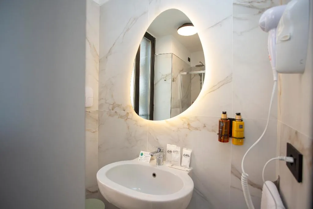 SINGLE STANDARD Room, Casual Eclettico Milano, Milan