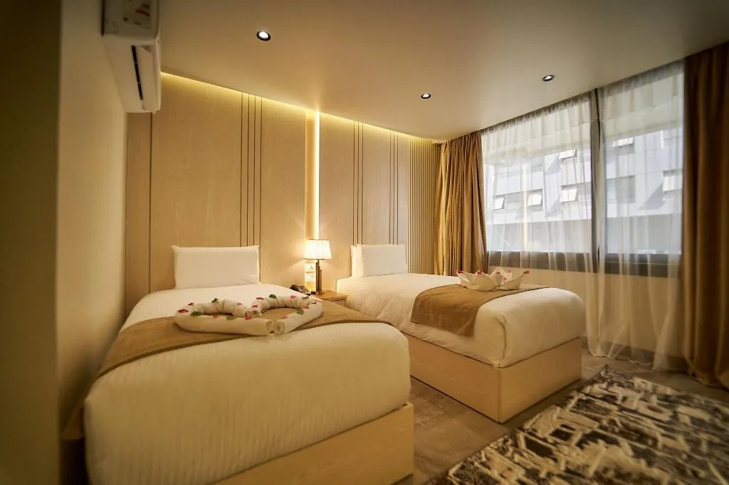 Room, Gold's Pyramids Hotel, Cairo