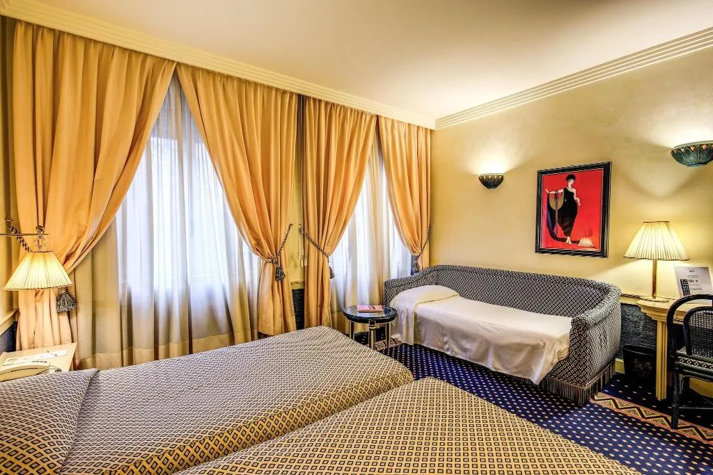 TRIPLE TWO DOUBLE BEDS Room, Auriga, Milan