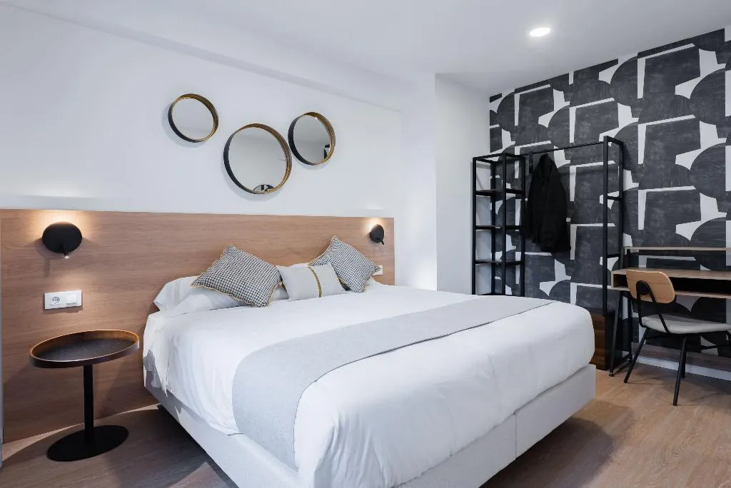 APARTMENT ONE BEDROOM Room, Smartr Valencia Turia, Valencia