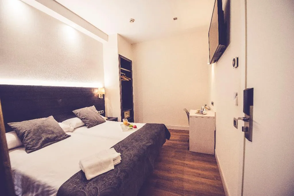 DOUBLE STANDARD Room, Marlasca, Madrid
