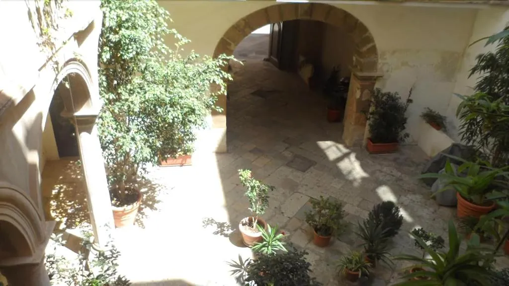 Sports and Entertainment, B&B Il Vecchio Messina, Palermo