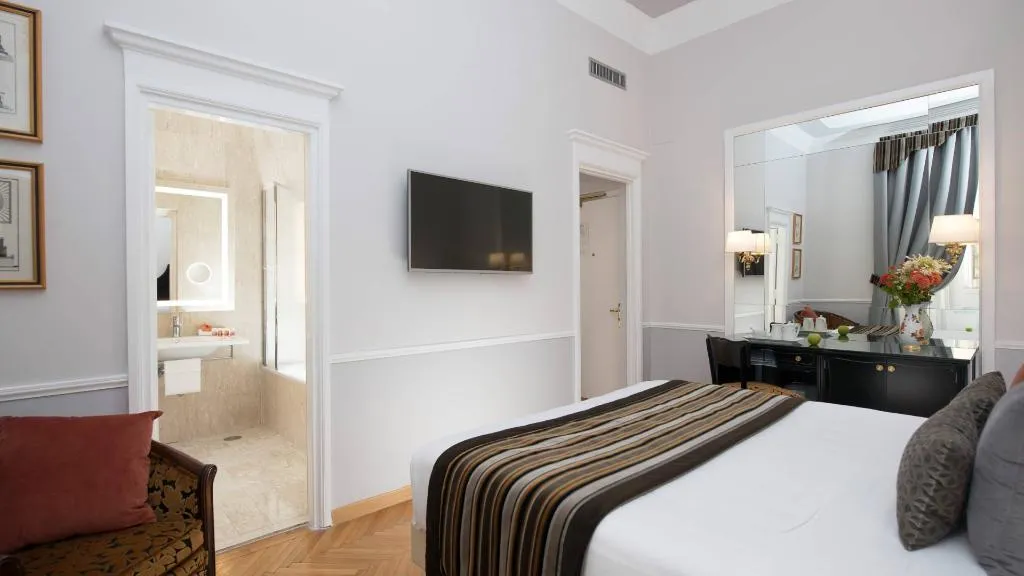 Double or Twin CLASSIC Room, Bettoja Hotel Massimo d'Azeglio, Rome