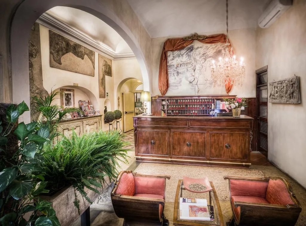 Lobby, Palazzo Dal Borgo, Florence
