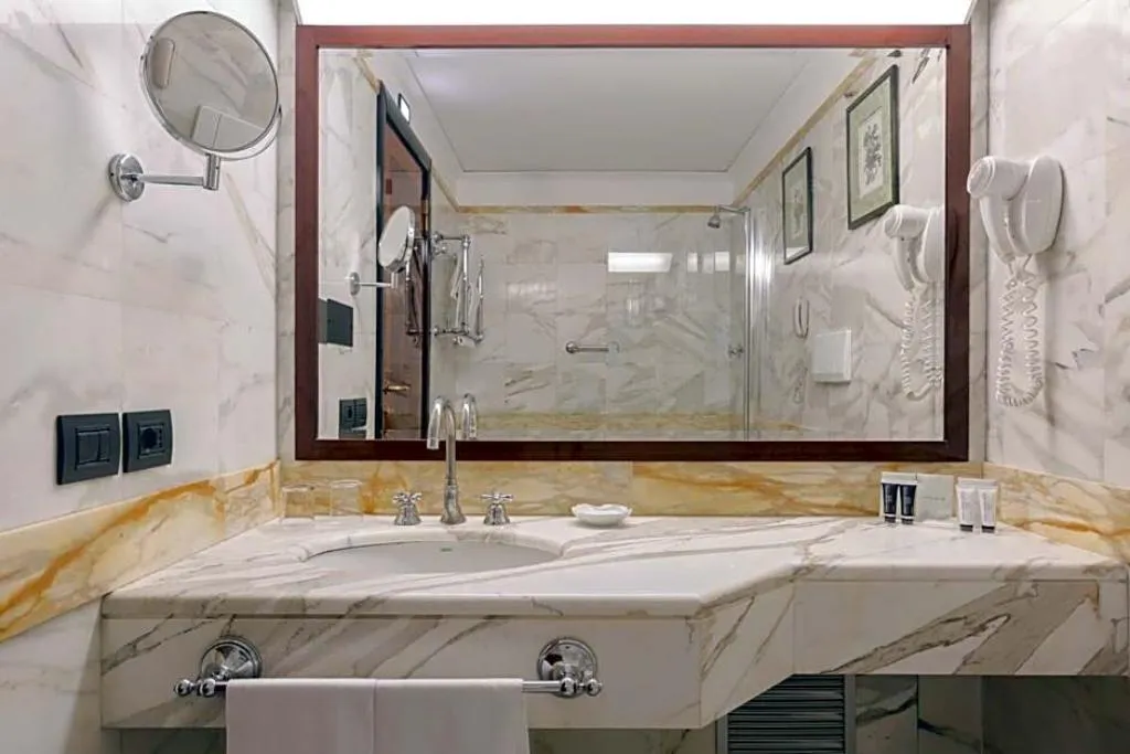 TRIPLE STANDARD Room, Doria Grand Hotel, Milan