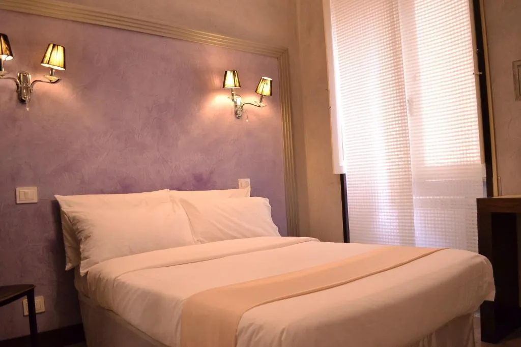 Room, Tiburtina House, Rome