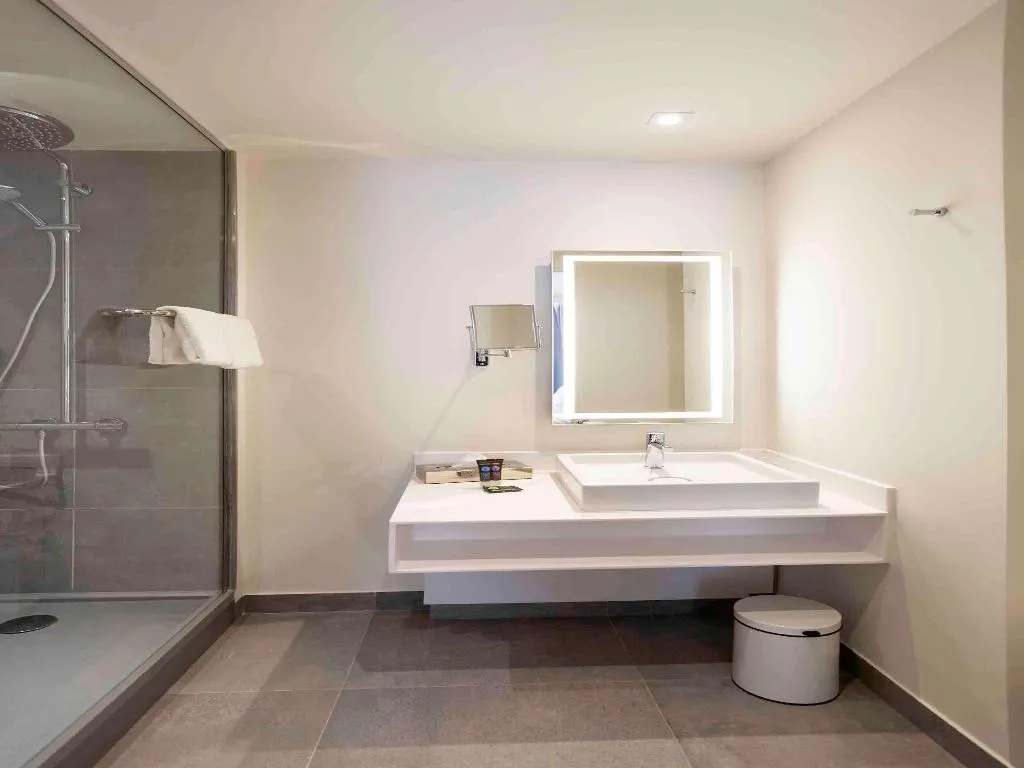 DOUBLE SUPERIOR Room, Novotel Tunis Lac, Tunisia