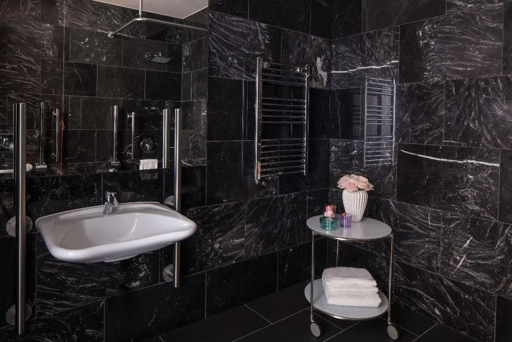 DOUBLE DELUXE Room, Anantara The Marker Dublin, Dublin