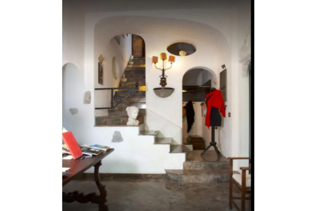 Lobby, I Giardini dei sensi, Naples