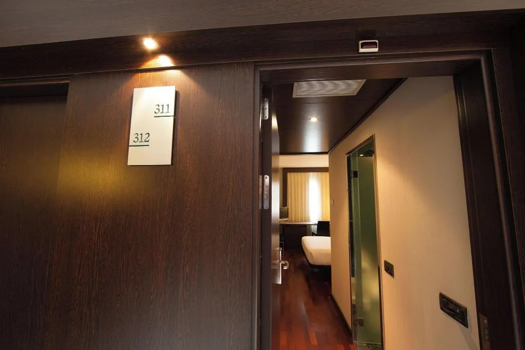 DOUBLE QUEEN SIZE BED Room, Hotel Vilamari, Barcelona