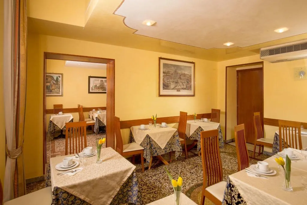Restaurant, Sonya, Rome