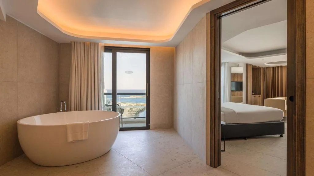 SUITE DELUXE WITH VIEWS Room, Ax Odycy, Malta