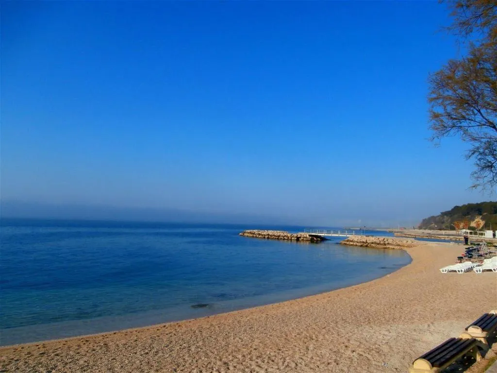 Beach, Apartments Song, Split
