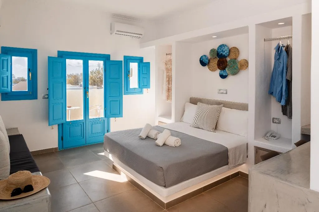DOUBLE DELUXE SEA VIEW WITH BALCONY Room, Perissa Bay, Santorini