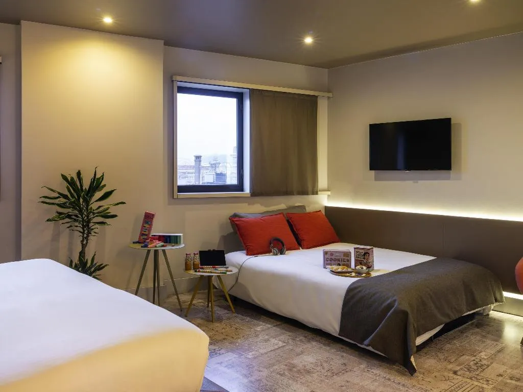 JUNIOR SUITE WITH DOUBLE BED Room, Mercure Porto Centro Santa Catarina, Porto