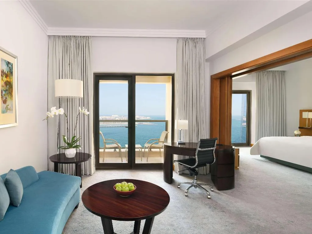 Room EXECUTIVE Room, Movenpick Hotel Jumeirah Beach, Dubai