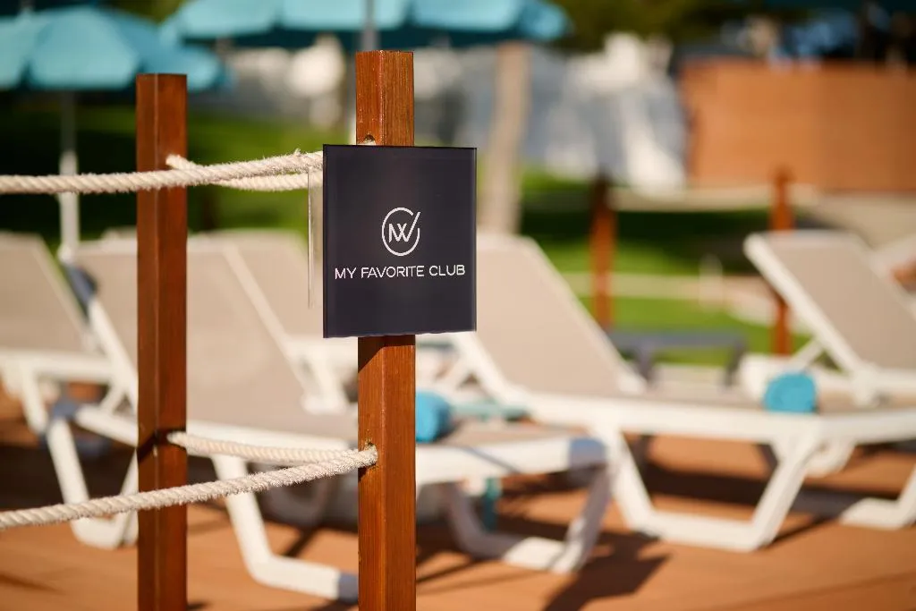 Pool, AluaSoul Hotel Carolina, Majorca
