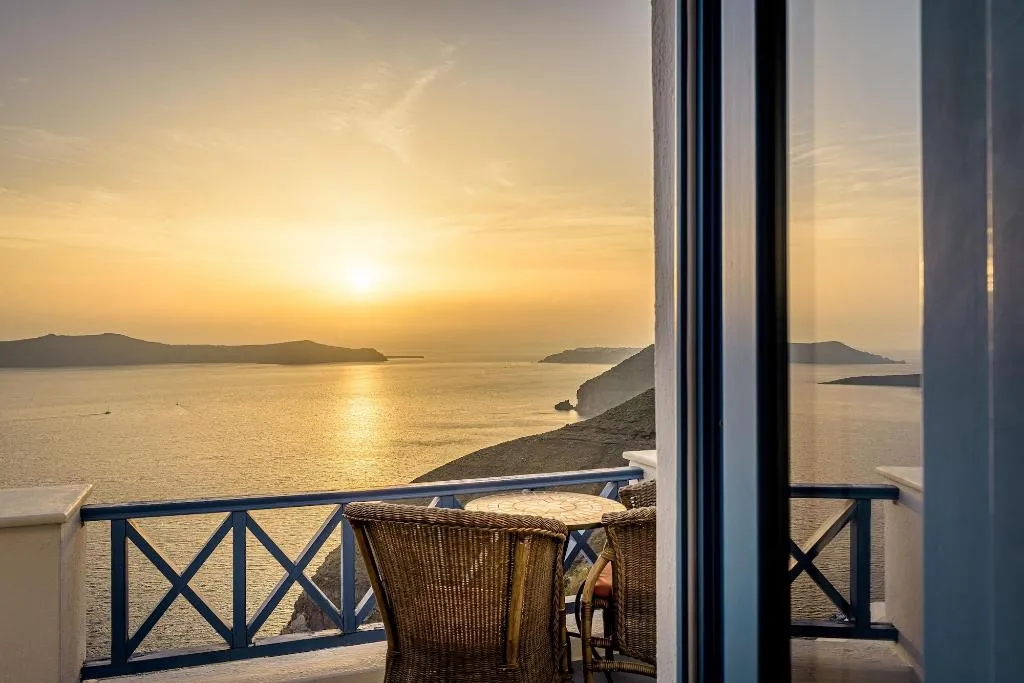Room, Golden Grey Goose, Santorini