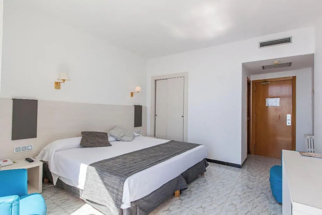 FAMILY ROOM TWO BEDS Room, Amic Horizonte, Majorca