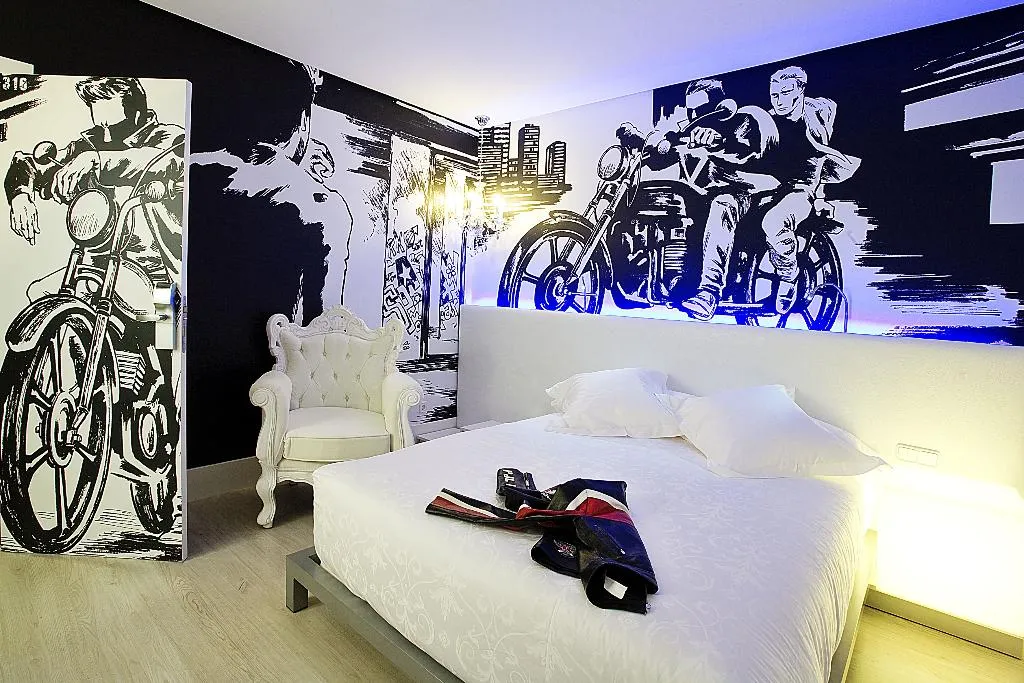 DOUBLE SINGLE USE ONE BED Room, Dormirdcine, Madrid