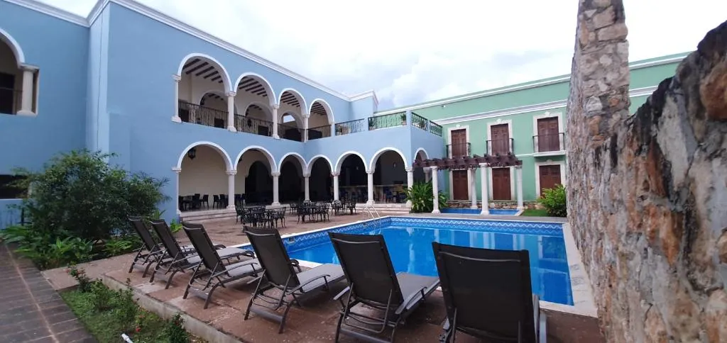 Pool, Real Hispano, Cancun Area