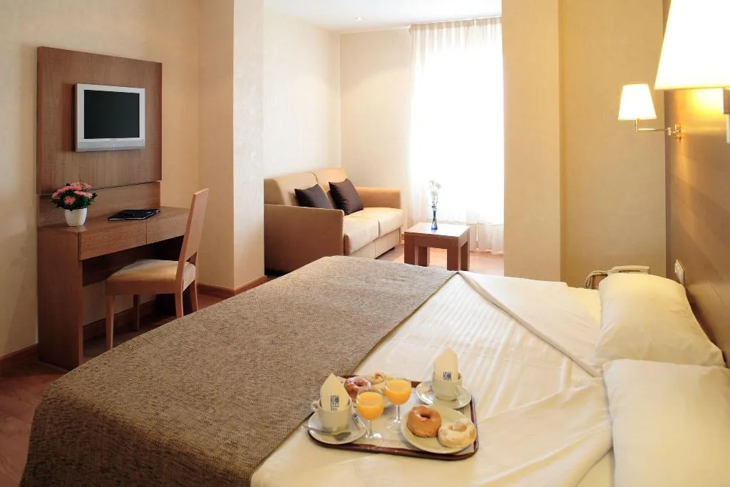 QUADRUPLE STANDARD Room, Don Paco, Seville