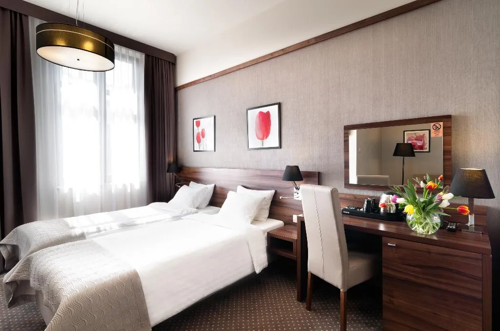 DOUBLE STANDARD Room, Golden Tulip Krakow City Center, Krakow
