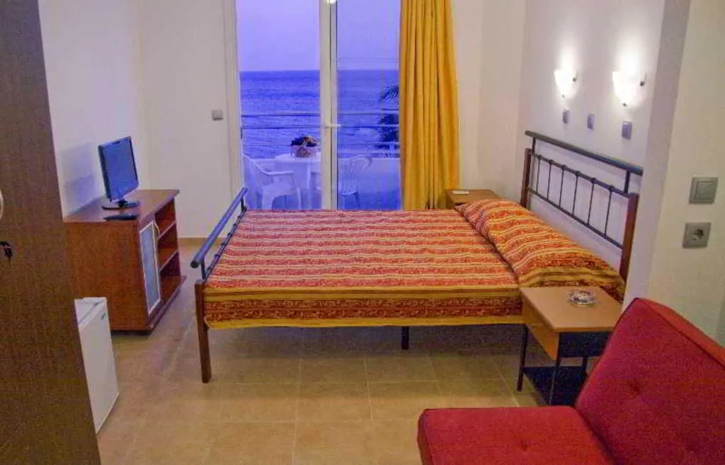 Room, Ilyssion, Rhodes