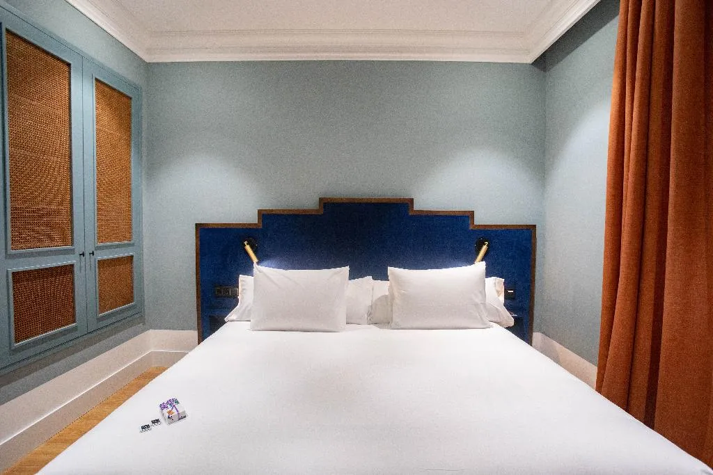 DOUBLE STANDARD Room, Soho Boutique Congreso, Madrid