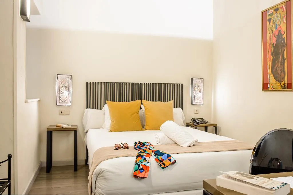 Double or Twin STANDARD Room, Hotel Boutique Casas de Santa Cruz, Seville