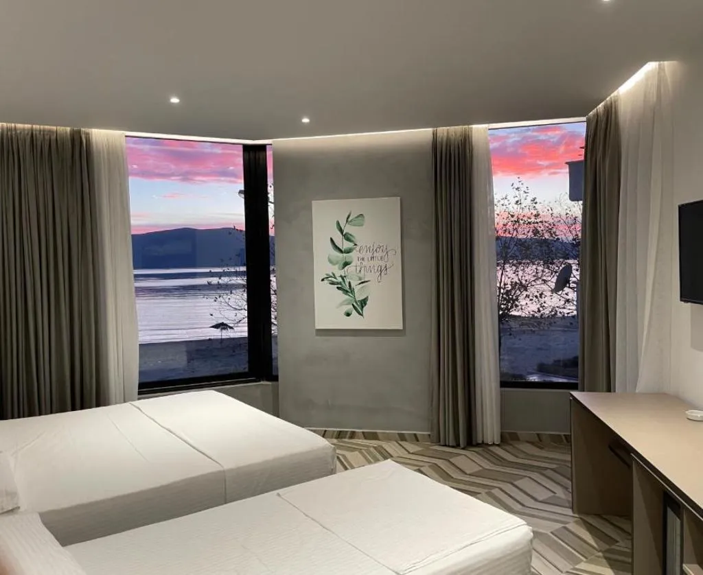 TRIPLE DELUXE Room, Sea & Sand Hotel, Kavaje