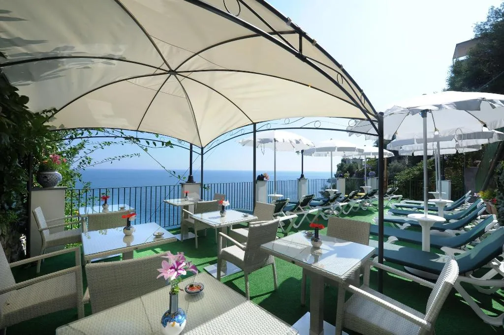 Sports and Entertainment, Villa Maria Pia, Naples