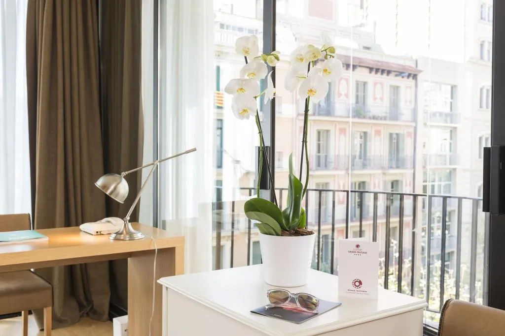 SUITE WITH DOUBLE BED Room, Guitart Grand Passage, Barcelona