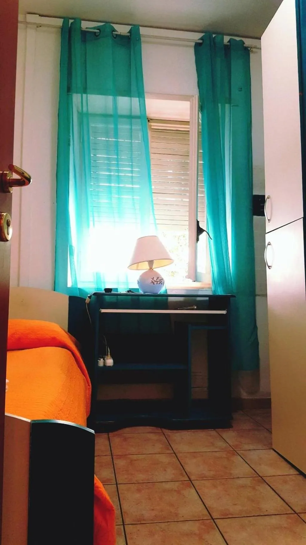 Room, B&B Piazza Ragusa, Naples