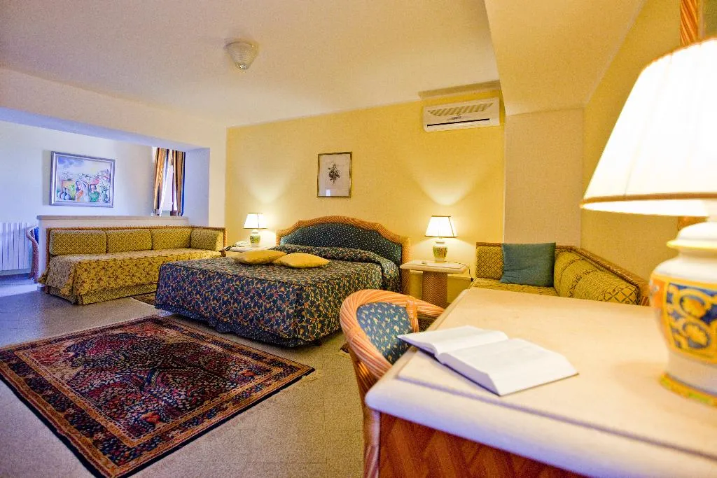 QUADRUPLE STANDARD Room, Hotel Elimo, Palermo