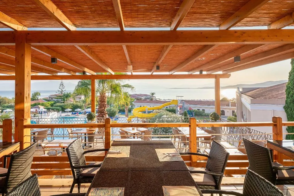 Restaurant, Roda Beach Resort and Spa, Corfu