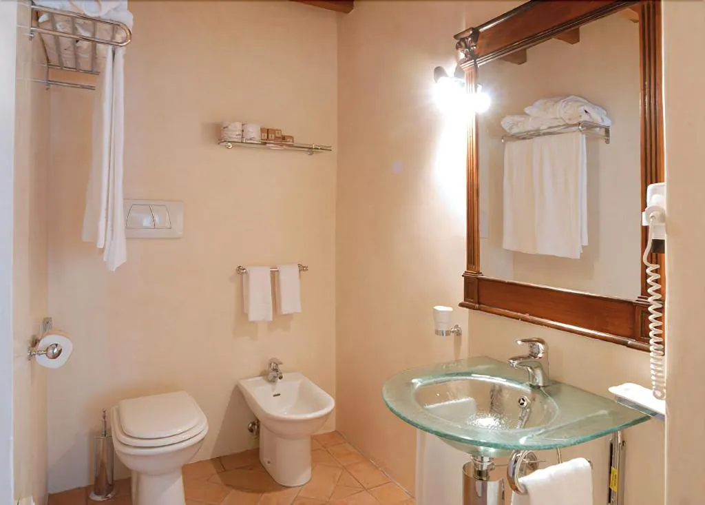 Room, Villa Le Piazzole, Florence