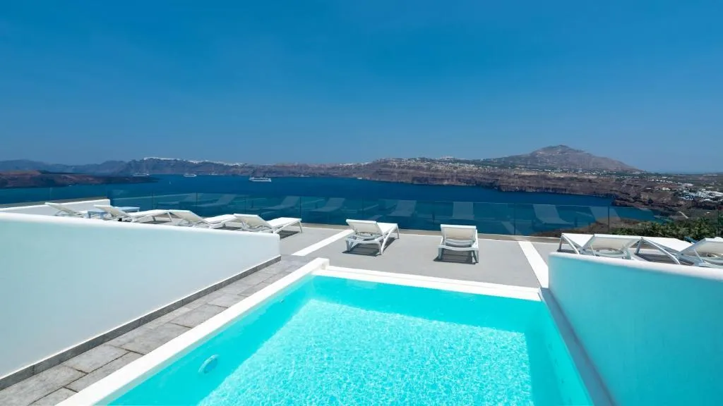 JUNIOR SUITE WITH PRIVATE POOL Room, Maison des Lys, Santorini