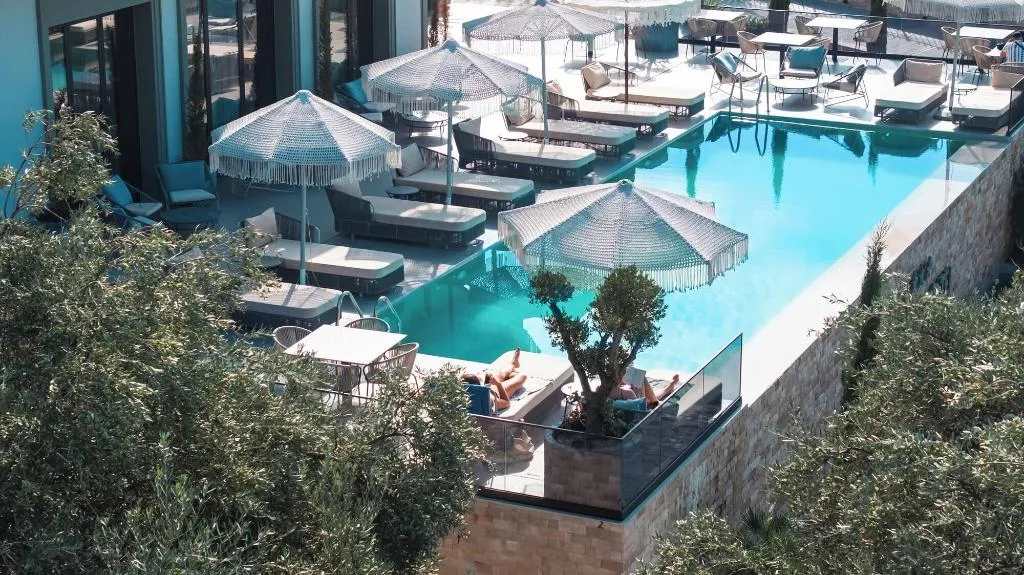Sports and Entertainment, Mazarine Hotel, Kavaje