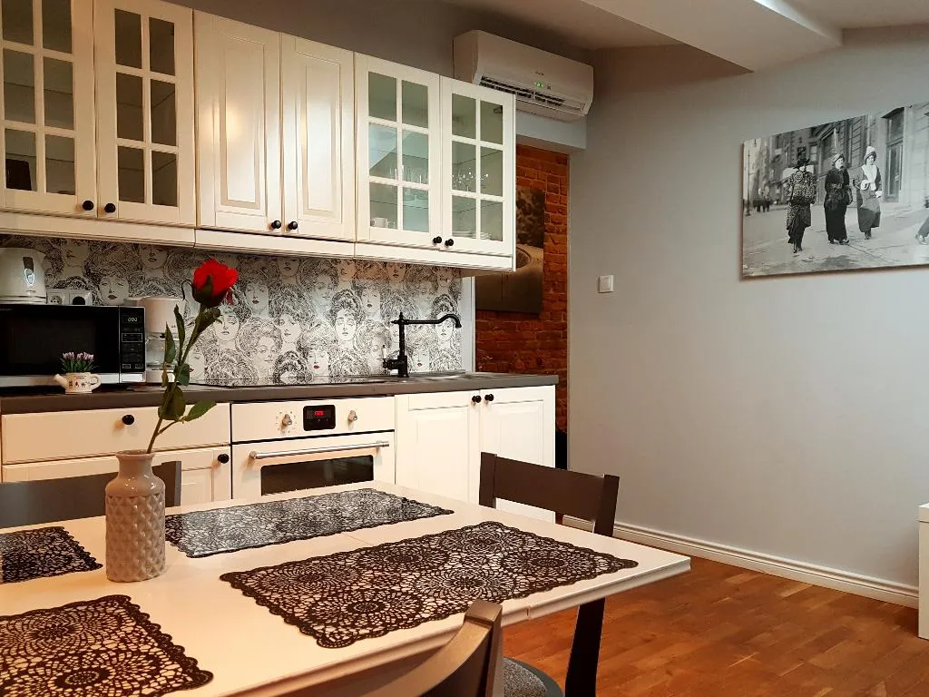 APARTMENT CAPACITY 6 TWO BEDROOMS Room, Old Town Apartments Krupnicza, Krakow