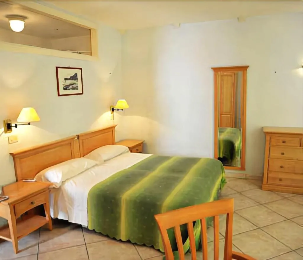 Room, L'Approdo, Naples