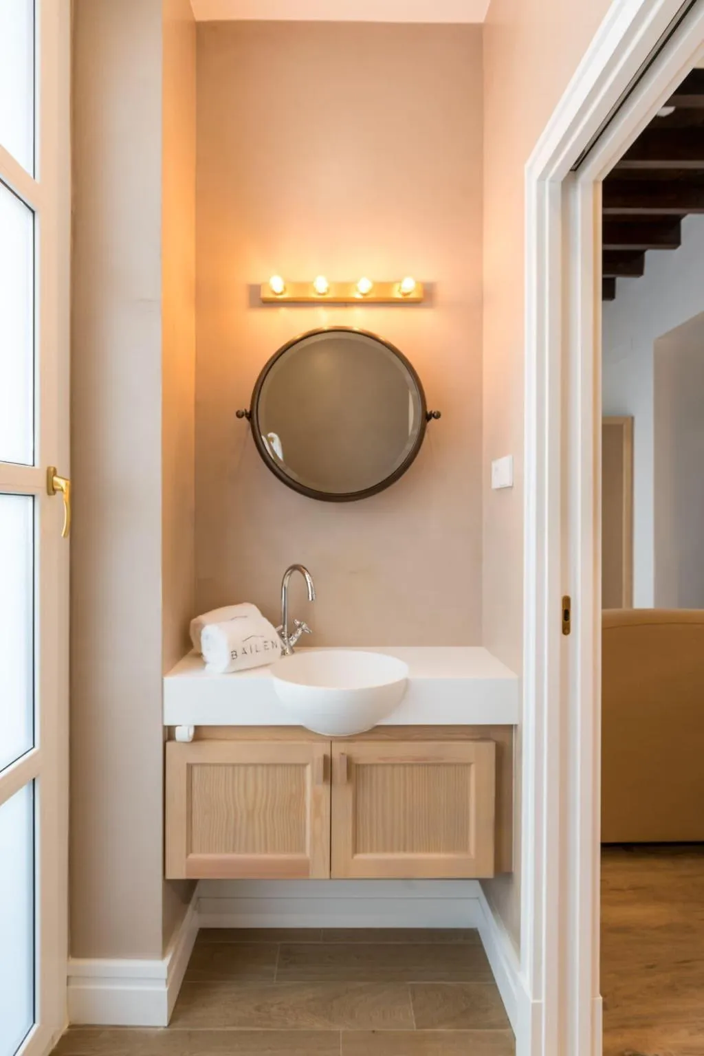 Room, Honest Sevilla, Seville