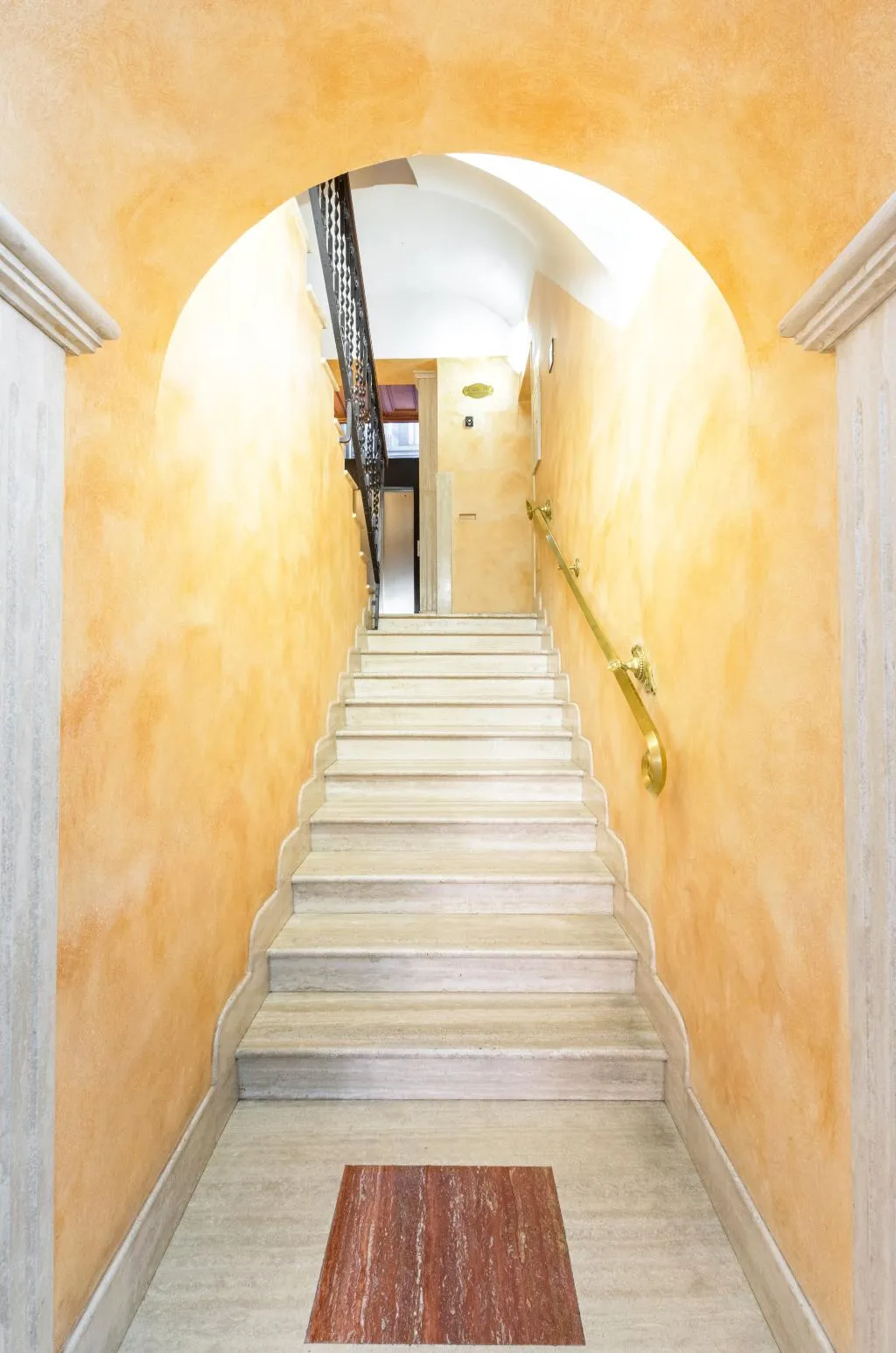 Lobby, Tempio di Pallade, Rome