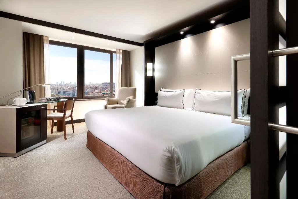 Double or Twin PREMIUM CITY VIEW Room, Melia Barcelona Sarria, Barcelona