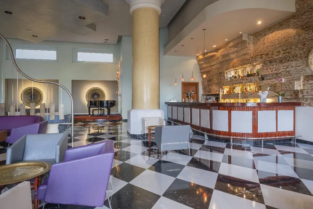 Bar, Iberostar Selection Rose Hall Suites All Inclusive, Montego Bay