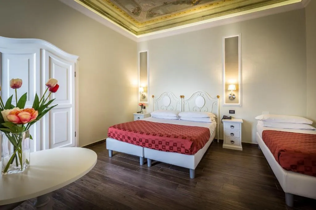TRIPLE STANDARD Room, Ferrucci, Florence