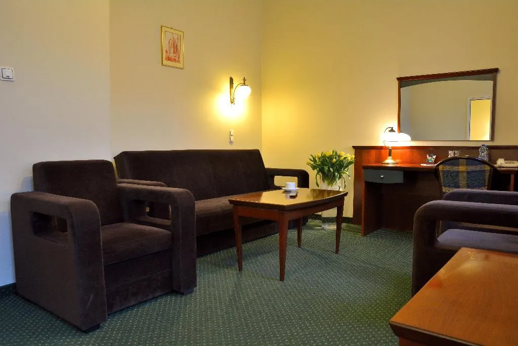 FAMILY ROOM STANDARD Room, Hotel Nobilton, Krakow
