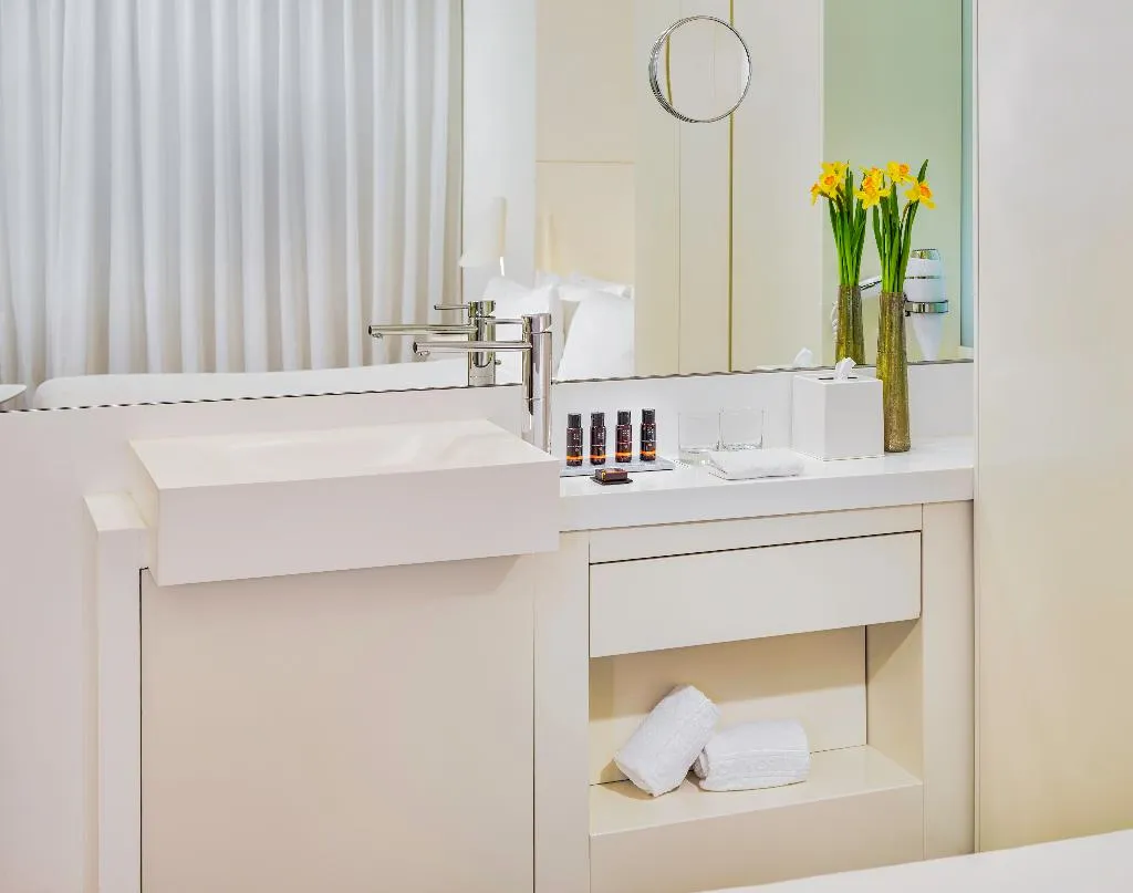 TRIPLE STANDARD Room, H10 Urquinaona Plaza, Barcelona