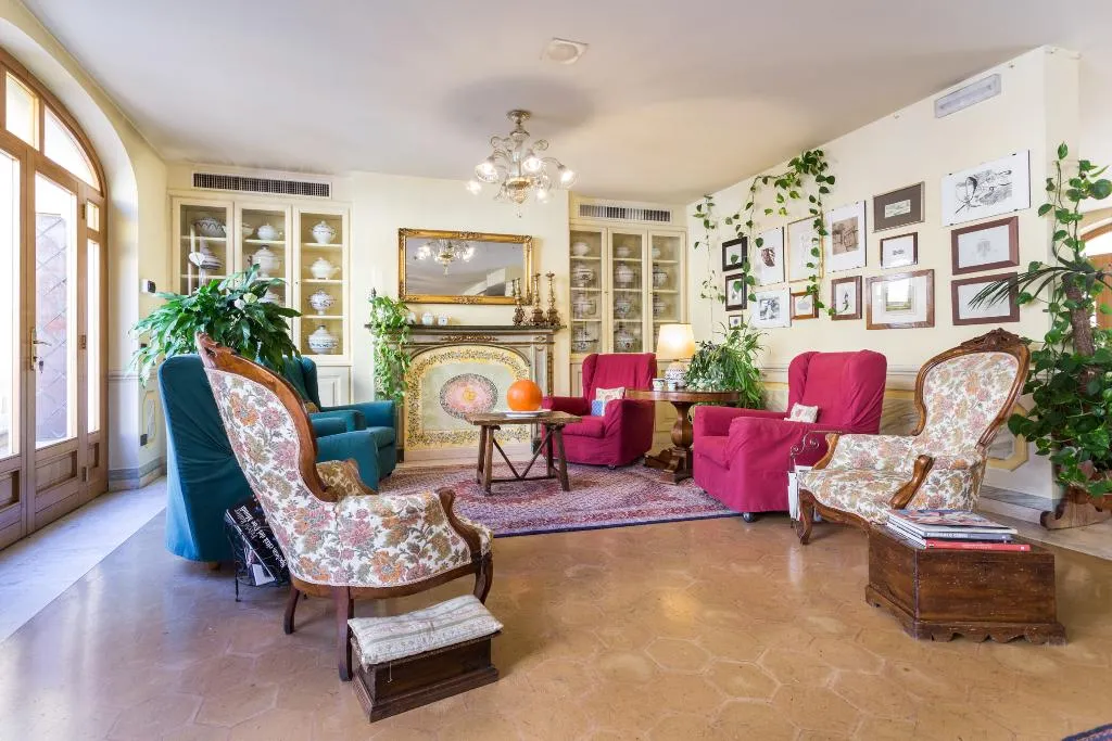 Lobby, San Luca, Perugia