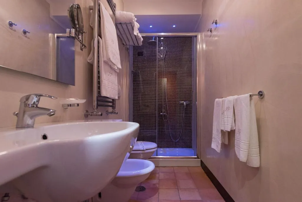 DOUBLE CLASSIC Room, Palazzo Ferraioli, Naples
